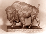 Bizon kráčející, keramika, 1974, 26 cm