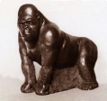 Gorila, keramika, 1973, 23 cm
