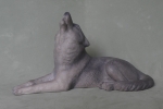Vlk vyjící, umělý kámen, 1994, 30 cm