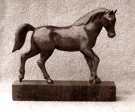 Arabský kůň v klusu, modurit, 1973, 13,5 cm